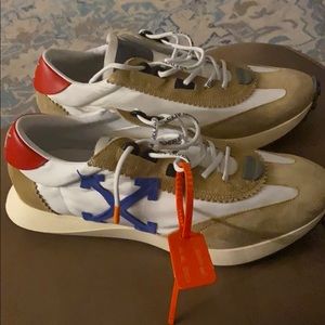Size 11 1/2 Off White Arrow Runners